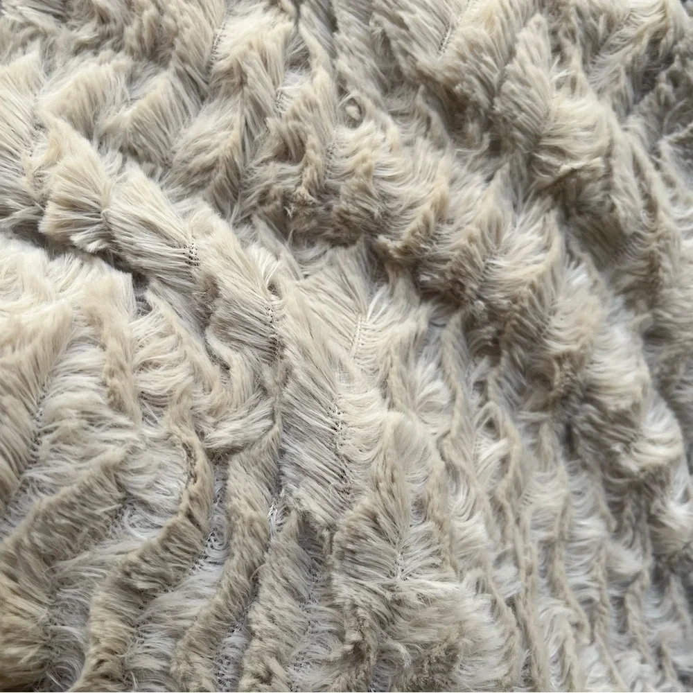 Marlo Lorenz decorative faux fur throw blanket